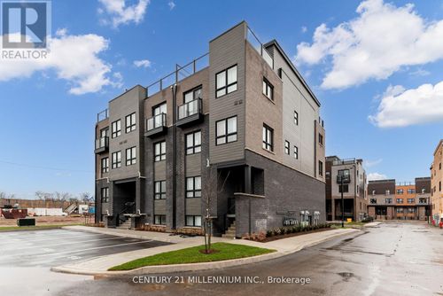 102-6705 Cropp St, Niagara Falls, ON, L2E0C1 | Card Image
