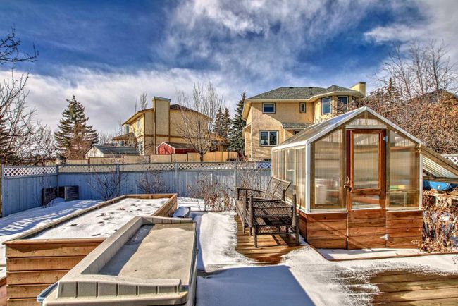 109 Hawkhill Road Nw, Home with 3 bedrooms, 3 bathrooms and 4 parking in Calgary AB | Image 40