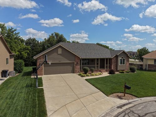 941 Twin Oaks Dr, Salina, KS, 67401-6994 | Card Image