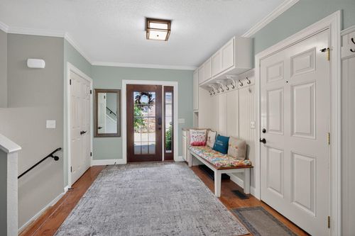 110 Hilltop Ct, Brooklyn, MI, 49230-8963 | Card Image