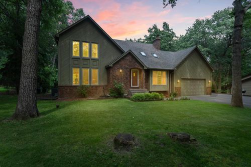 867 Lois Ln, Lino Lakes, MN, 55014-1112 | Card Image