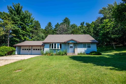 3317 Airport Rd, CROSS PLAINS, WI, 53528-9577 | Card Image