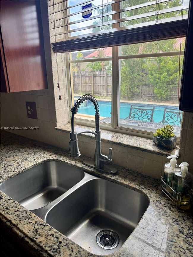 17086 Sw 144 Th Ct, House other with 3 bedrooms, 2 bathrooms and null parking in Miami FL | Image 12