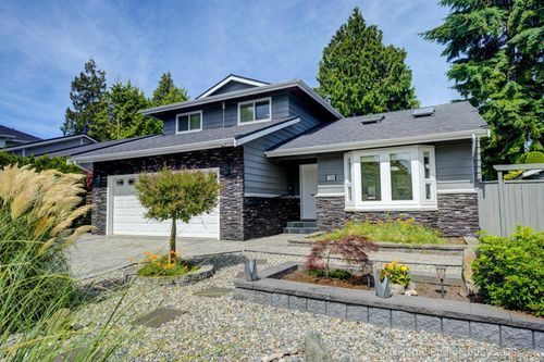 1786 142 St, Surrey, BC, V4A6G7 | Card Image