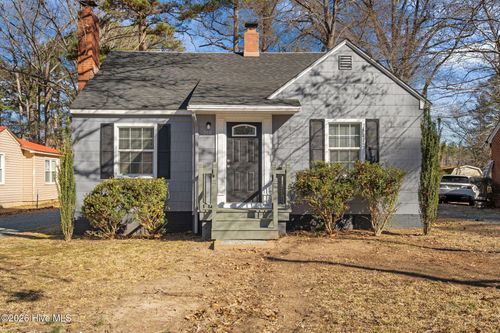 260 E Elm St, Robbins, NC, 27325-8483 | Card Image