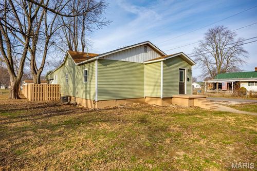 432 Anderson St, Carlinville, IL, 62626-1204 | Card Image