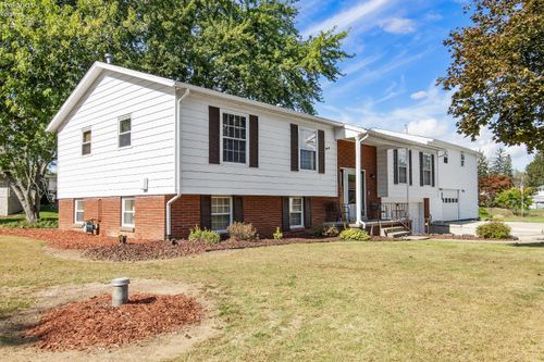 880 Cleveland Ave, Fremont, OH, 43420-3226 | Card Image