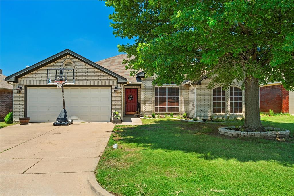 Saint Nevis Dr, Mansfield, TX 76063