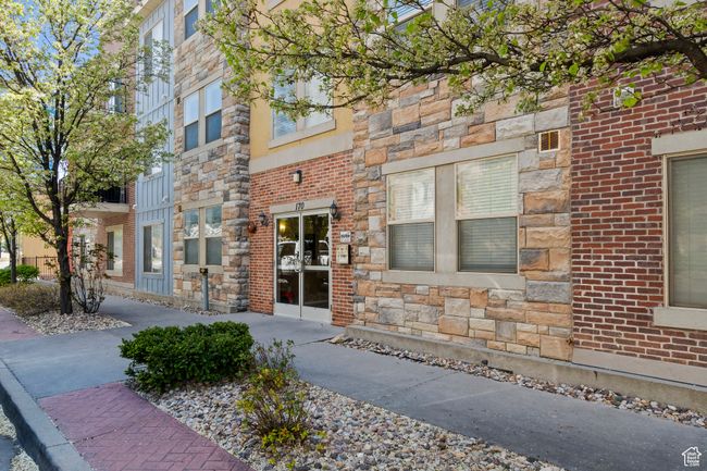 202 - 170 W Albion Village Way, Condo with 3 bedrooms, 2 bathrooms and null parking in Sandy UT | Image 4