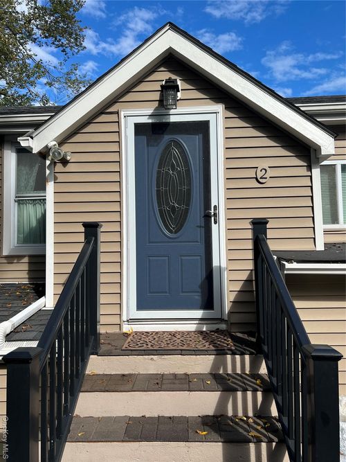 2 Avon Rd, Lake Peekskill, NY, 10537-1526 | Card Image