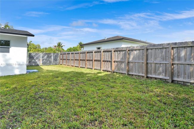 439 Sw 17 Th Ter, House other with 3 bedrooms, 2 bathrooms and null parking in Homestead FL | Image 22