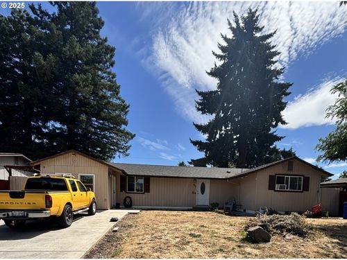 880 Skipper Ave, Eugene, OR, 97404-2240 | Card Image