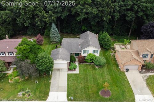 625 Ten Point Dr, Rochester Hills, MI, 48309-2550 | Card Image