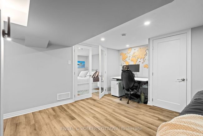 1297 Snowdon St, House other with 4 bedrooms, 2 bathrooms and 3 parking in Ottawa ON | Image 24