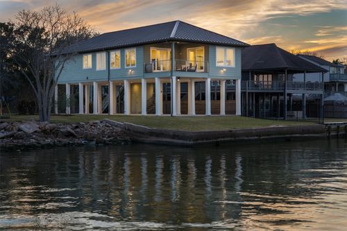 2002 Cove Park Dr, Kemah, TX, 77565-2137 | Card Image