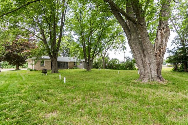 1300 State Road 83, House other with 2 bedrooms, 1 bathrooms and null parking in Hartland WI | Image 30