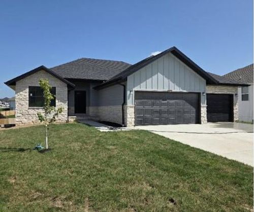 675 W Castor Loop, Nixa, MO, 65714-4285 | Card Image
