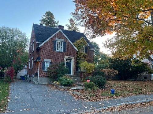 {{alt}} | Card Image