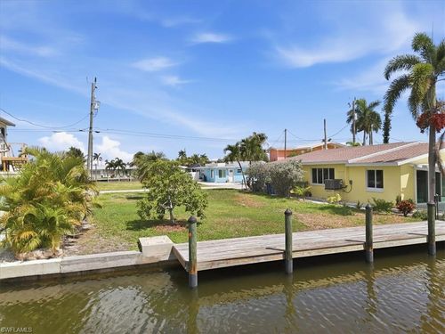 2609 Bayshore Dr, MATLACHA, FL, 33993-9705 | Card Image