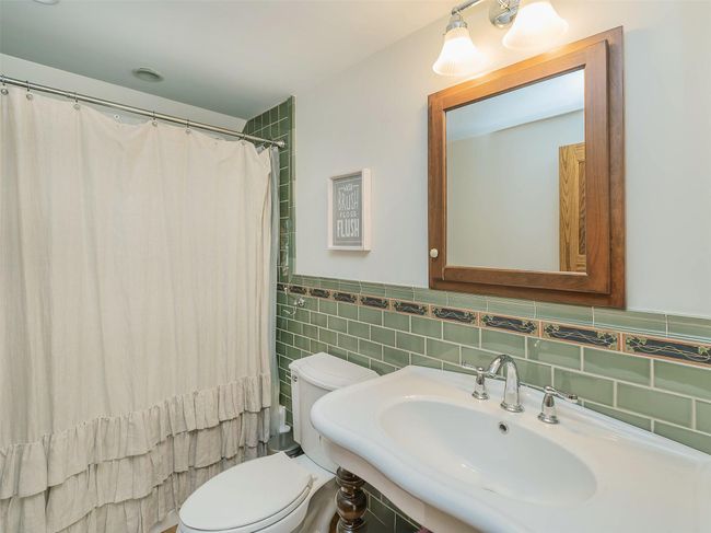 En suite bathroom | Image 23
