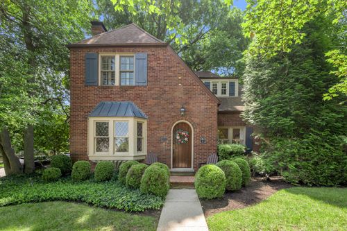 400 Ridgeway Rd, Lexington, KY, 40502-2344 | Card Image