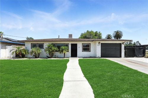 16874 Athol St, Fontana, CA, 92335-4605 | Card Image
