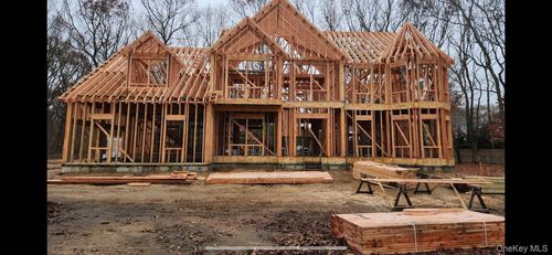 25 Randall Rd, Wading River, NY, 11792-1515 | Card Image