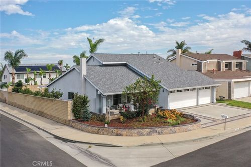 8401 Dallas Cir, Huntington Beach, CA, 92646-3806 | Card Image