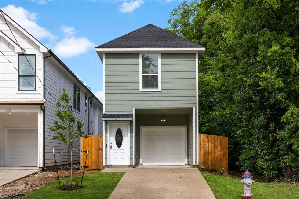 Moore St, Dallas, TX 75203