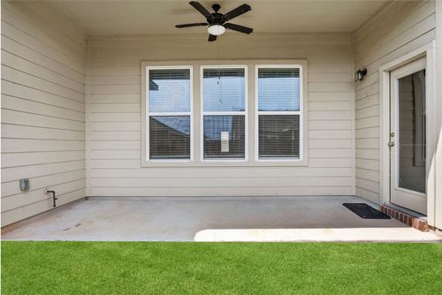 111 Joseph Hawkins Ln, Bastrop, TX, 78602-2095 | Card Image