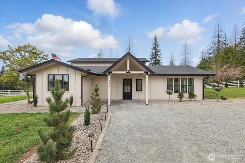 150 Cliff Robinson Ln, Sequim, WA, 98382-8215 | Card Image