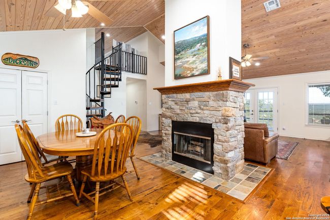 546 Beulah Pl, House other with 3 bedrooms, 3 bathrooms and null parking in Utopia TX | Image 19