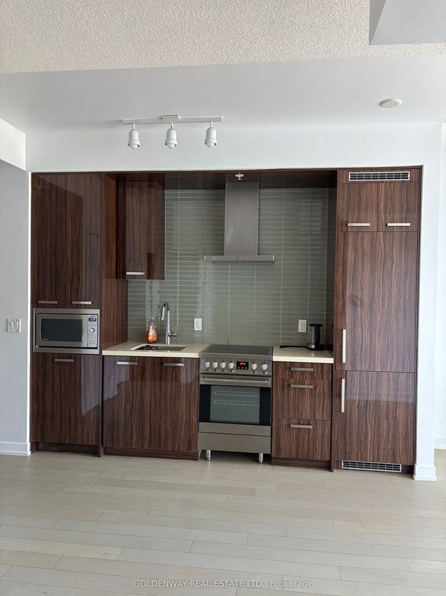 S715 - 120 Bayview Ave, Condo with 0 bedrooms, 1 bathrooms and null parking in Toronto ON | Image 8