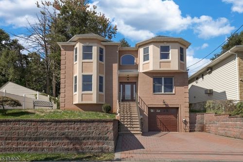 157 Wood Ridge St, Wood Ridge, NJ, 07075-1811 | Card Image