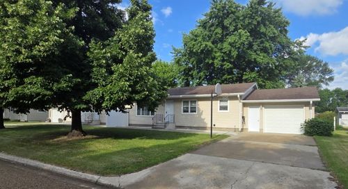 119 & 121 14th Street N, Oakes, ND, 58474 | Card Image