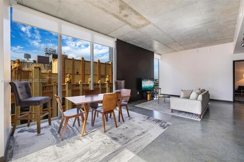 apt-401-151 Se 1st St, Miami, FL, 33131-1420 | Card Image