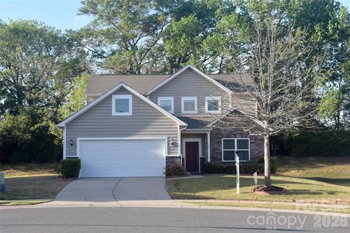 504 Twelve Oaks Ln, Fort Mill, SC, 29708-0066 | Card Image