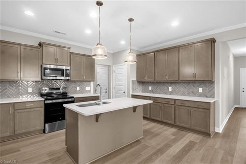 3619 Townland Cir, Clemmons, NC, 27012-0050 | Card Image