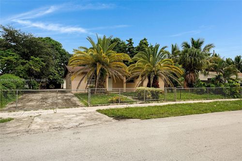 4215 Nw 197th St, Miami Gardens, FL, 33055-1822 | Card Image