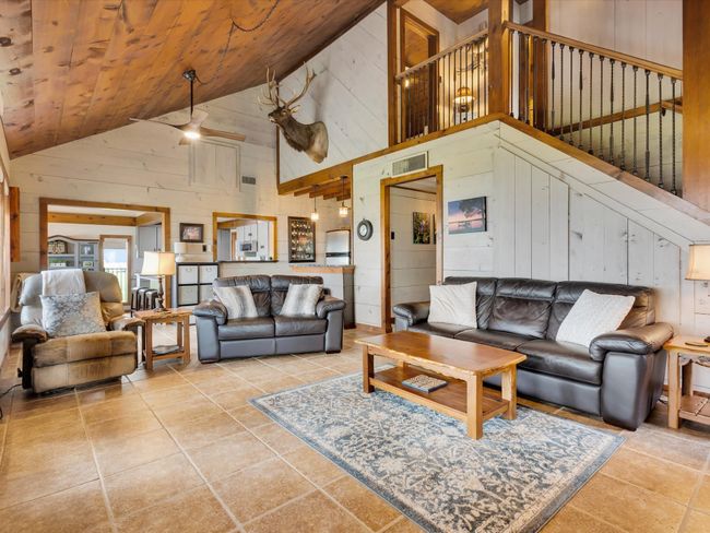 176 Enchanted Dr, House other with 5 bedrooms, 3 bathrooms and null parking in Enchanted Oaks TX | Image 4