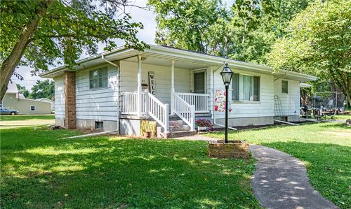 207 S Pine St, Pana, IL, 62557-1641 | Card Image