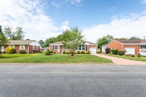33 Saint Albans Drive, Hampton, VA, 23669 | Card Image