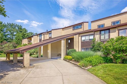 105-186 Court Dr, Fairlawn, OH, 44333-3064 | Card Image