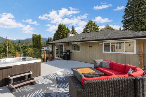 40251 Kalodon Rd, Garibaldi Highlands, BC, V0N1T0 | Card Image