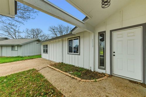 1112 Village Green Dr, Austin, TX, 78753-4547 | Card Image