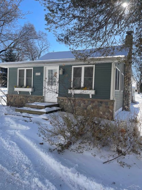 6034 Plymouth Dr, Brighton, MI, 48116-5195 | Card Image