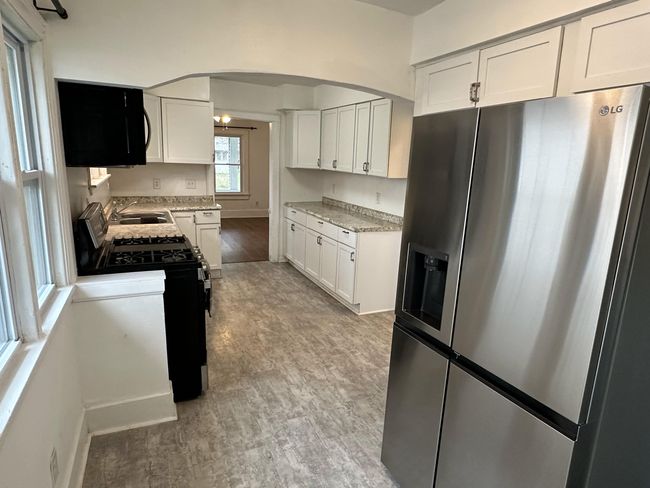 1014 Superior St, House other with 2 bedrooms, 1 bathrooms and null parking in Benton Harbor MI | Image 7
