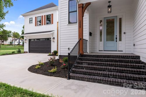 1529 Beckwith Pl, Charlotte, NC, 28205-2537 | Card Image