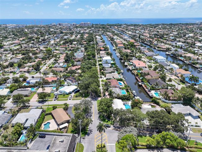 2141 Ne 49 Th St, House other with 3 bedrooms, 2 bathrooms and null parking in Lighthouse Point FL | Image 37