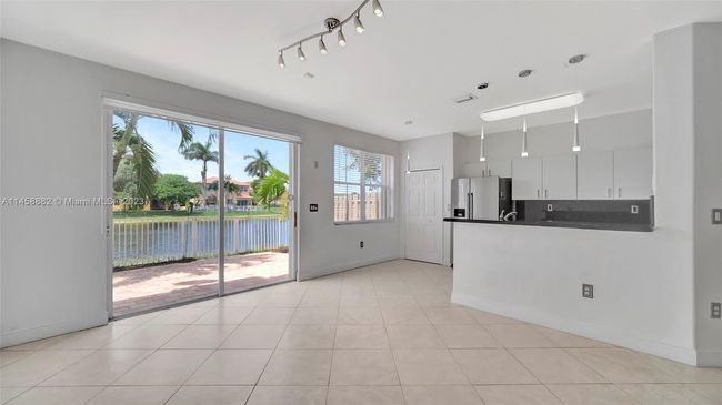 10931 Nw 79th St, Townhouse with 4 bedrooms, 2 bathrooms and null parking in Doral FL | Image 3